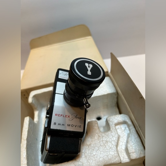1960’s Yashica U-Matic 8mm Movie Film Camera  with box - Picture 11 of 11